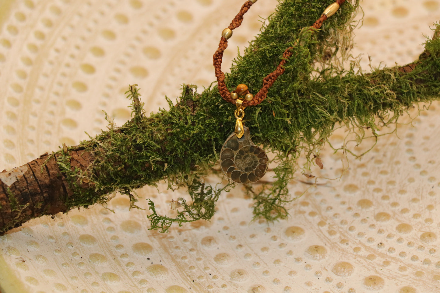 Makramee Kette mit Ammonit