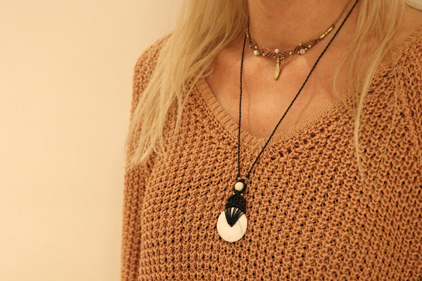 Makramee Kette mit runden "Donut" Steinen